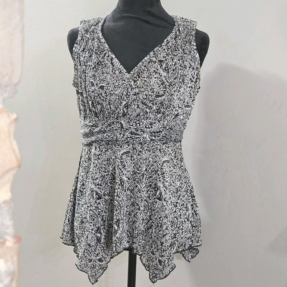 Vol.1 Sleeveless Babydoll‎ Top Sz L Black White Paisley Asymmetrical Whimsigoth